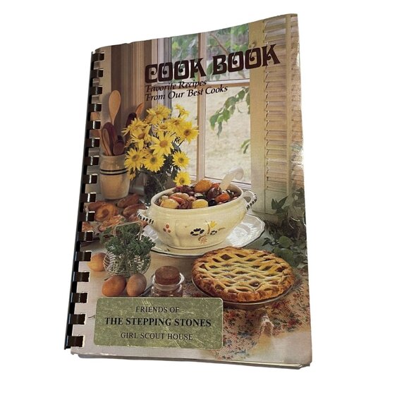 Latham Womans Club Local Cookbook 1984 Sherril Augstell Elizabth Langevin - Picture 1 of 6